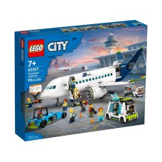 Конструктор LEGO City 60367 Пассажирский самолет, 913 детали, 7+